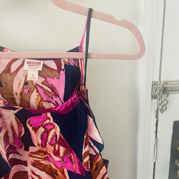 Backless Top - Picture 4 of 8